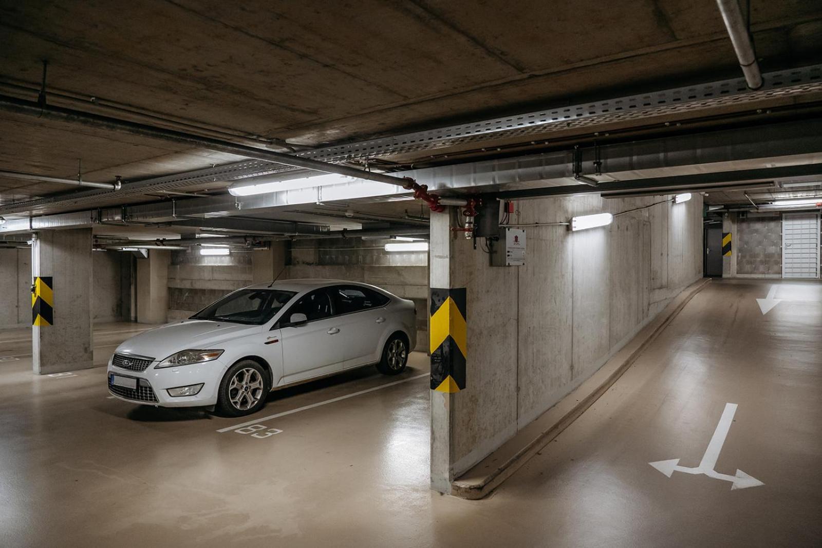 Prague Days - Bright Apartment - Balcony - Private Parking エクステリア 写真