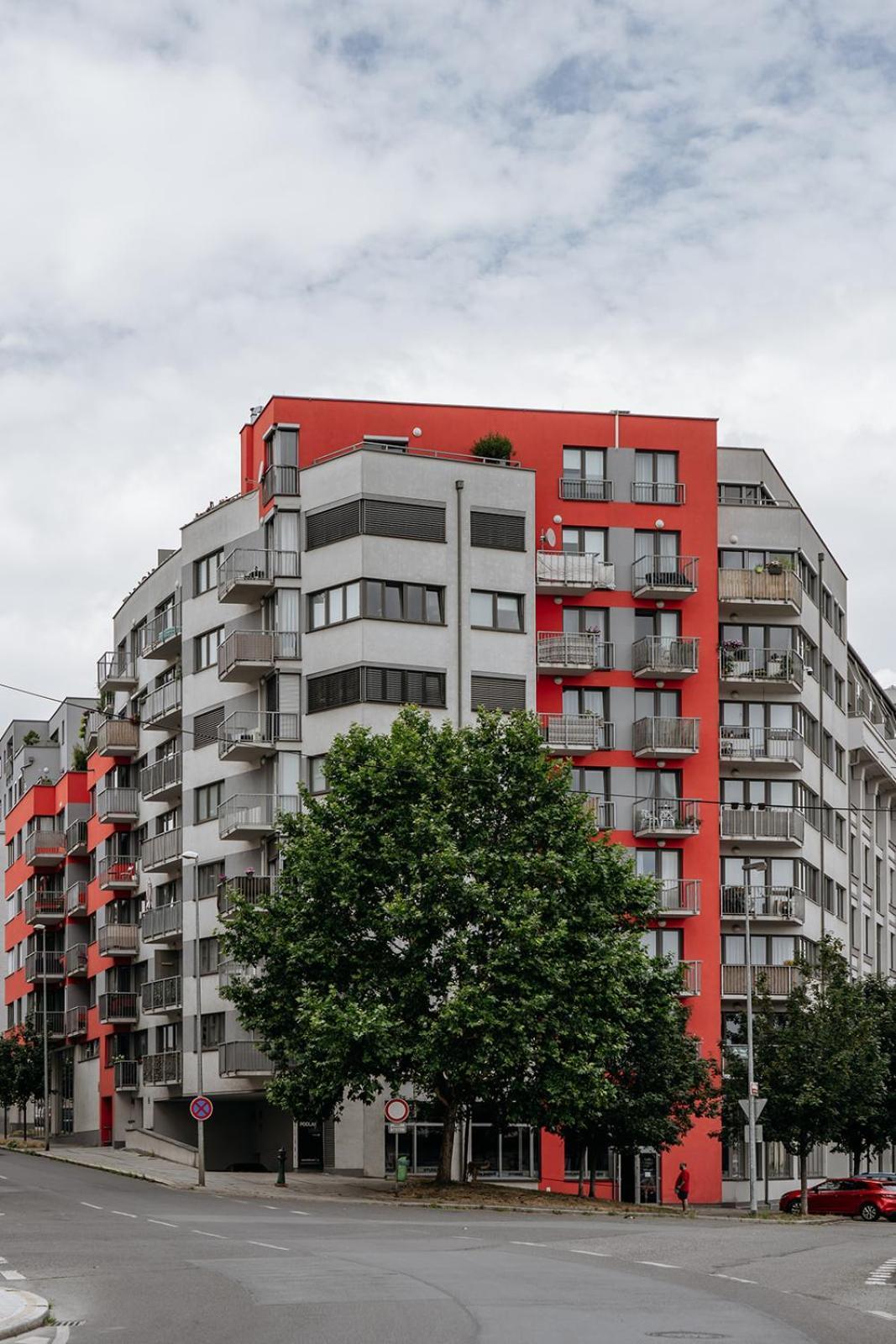 Prague Days - Bright Apartment - Balcony - Private Parking エクステリア 写真