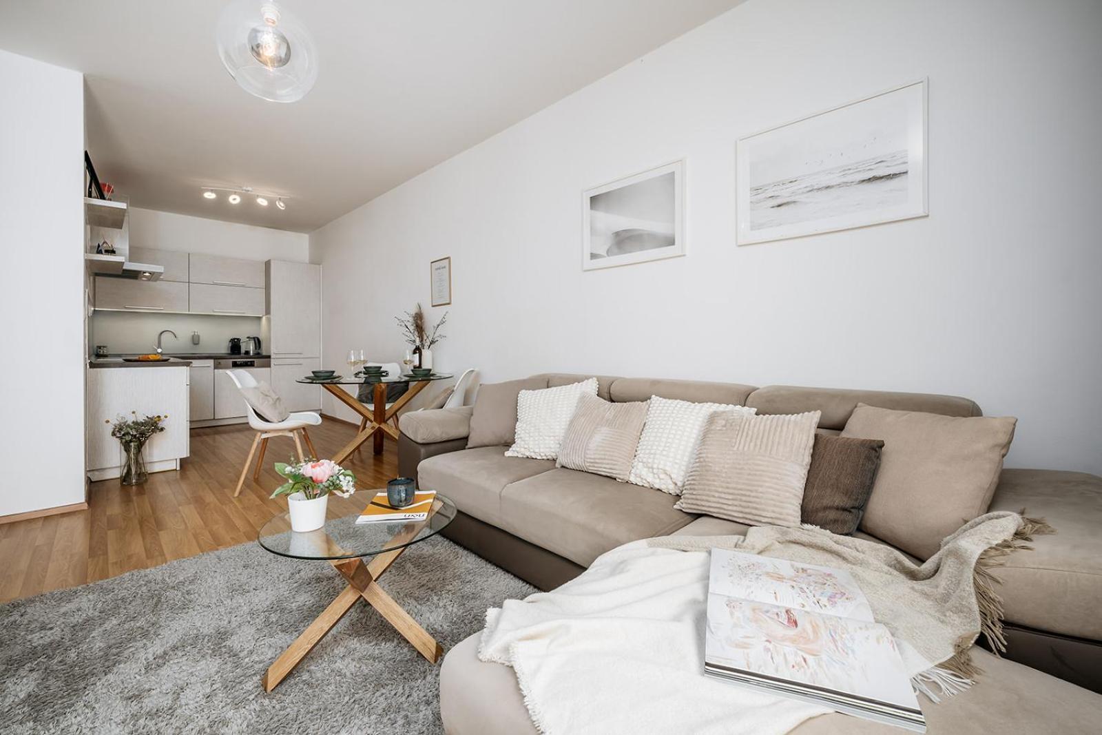 Prague Days - Bright Apartment - Balcony - Private Parking エクステリア 写真