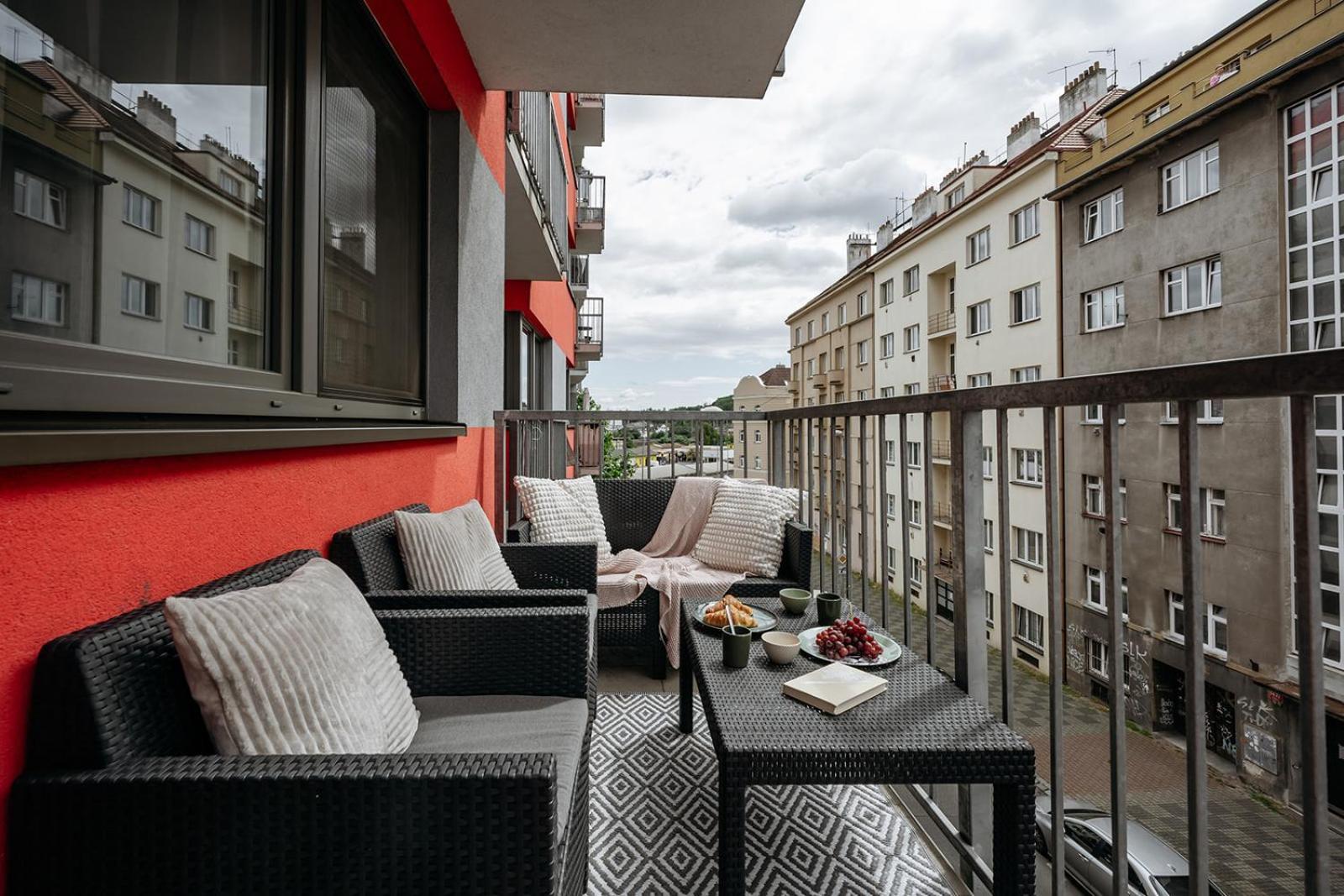 Prague Days - Bright Apartment - Balcony - Private Parking エクステリア 写真